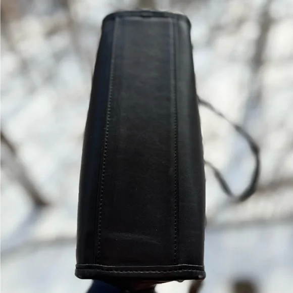 Vintage Coach Metropolis Zip Bag | 9087 | Costa Rica 1999 | Great Condition - Picture 9 of 16